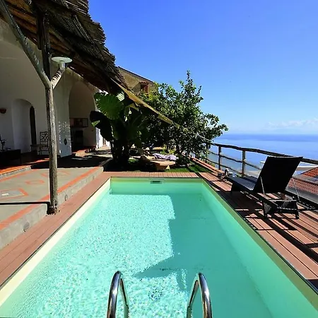Sleeps 6 Pool Air Con Wifi *