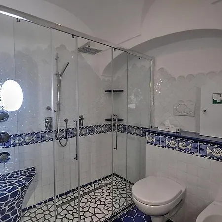 Sleeps 6 Pool Air Con Wifi